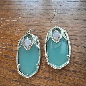 KENDRA SCOTT retired chalcedony Darby earrings